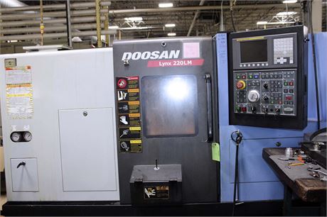 Doosan Lynx 220LMA CNC Lathe (2007)
