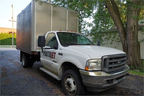 Ford F550 Super Duty Box Truck