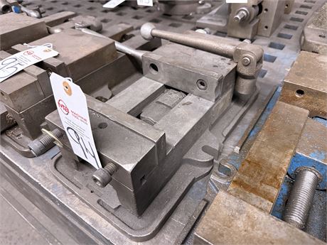 KURT 6" Machine Vise