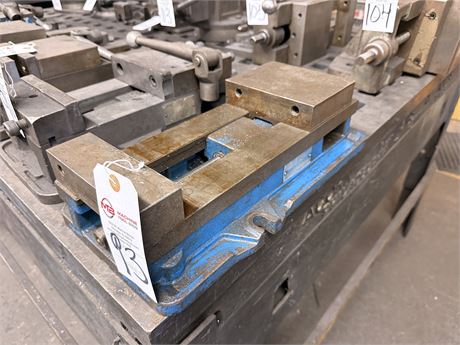 KURT 6" Machine Vise