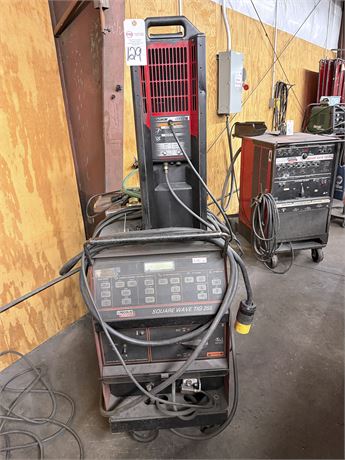 LINCOLN ELECTRIC Square-Wave Tig 255 Welder