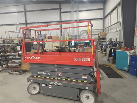 Sky Jack Model #SJ3226 Electric Scissor Lift