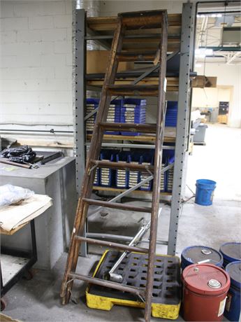8ft Wooden Ladder