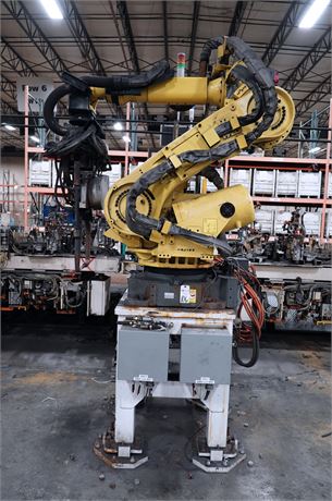 Fanuc Robot R-2000iB/165F w/Stand (2016)