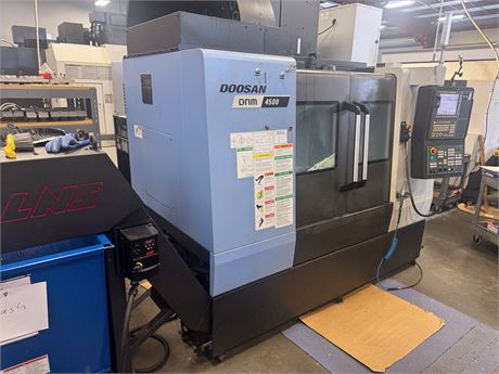 Doosan DNM 4500 Vertical Machining Center (2017)