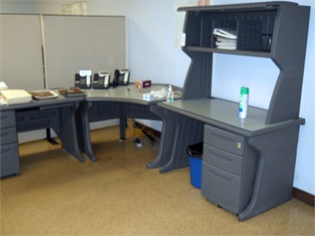 (3) Modular Desks