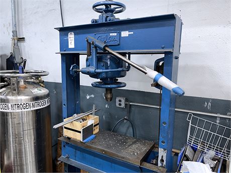 Atlas Hydraulic Shop Press