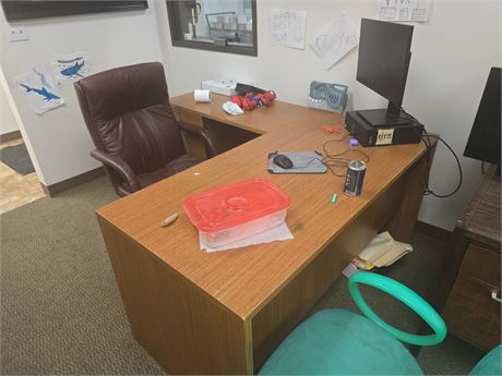 Lot of Assorted Furniture