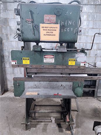 Chicago D & K 135 Hydraulic Press Brake