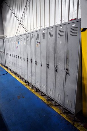(22) METAL LOCKERS
