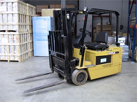 Caterpillar F30 Electric Forklift