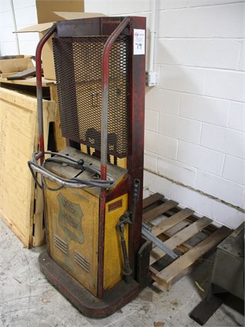Laher Electric Model 5715 Loader Lift