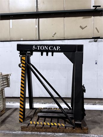 Heavy-Duty Crane Pallet Lifter