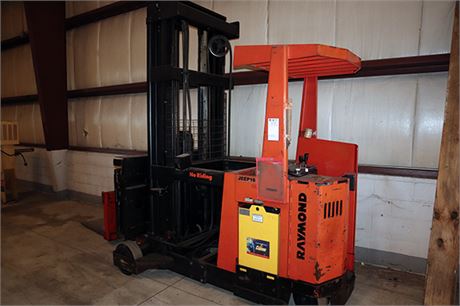 Raymond 36-CSR301 Order Picker