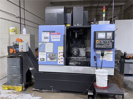 Doosan MV3016L Vertical Machining Center (2007) 2 of 2