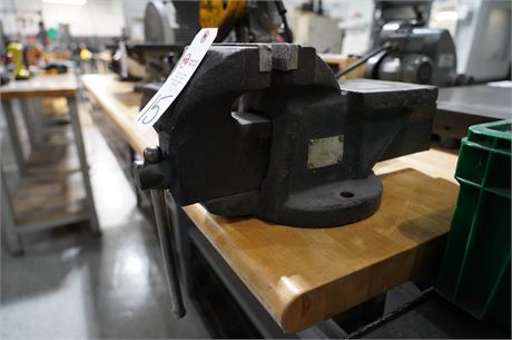 (1) 6'' Bench vise