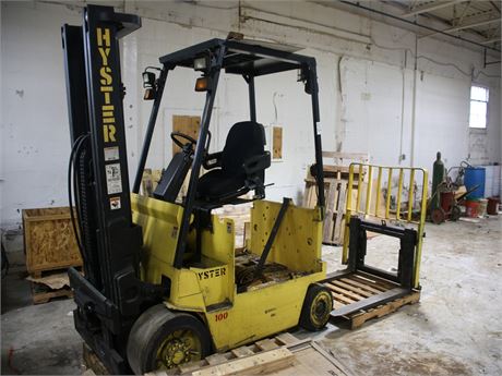 Hyster Model E100XLS Electric Forklift