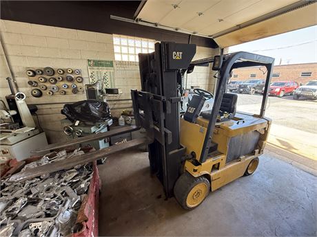 Cat M120D 24,000Lb Electric Forklift