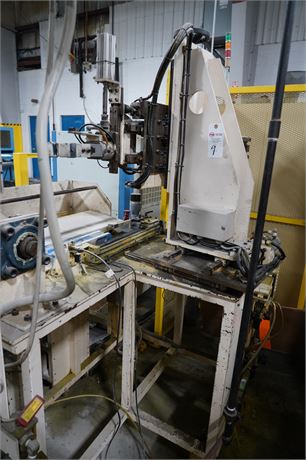 2000 FANUC M-61 MULTI-AXIS CNC PARTS PICKING ROBOT