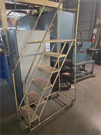 6-Step Rolling Safety Ladder