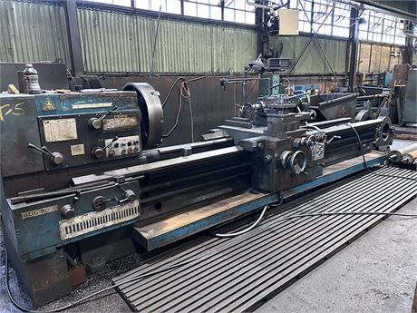 33"x132" TOS Engine Lathe