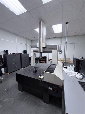 Mitutoyo KN-810 CMM