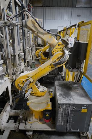 2000 FANUC M-61 MULTI-AXIS CNC PARTS PICKING ROBOT