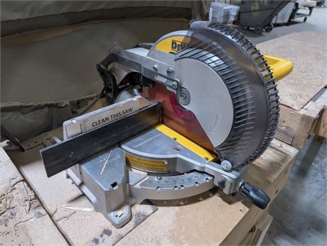 Dewalt Compound Miter Saw (2021)