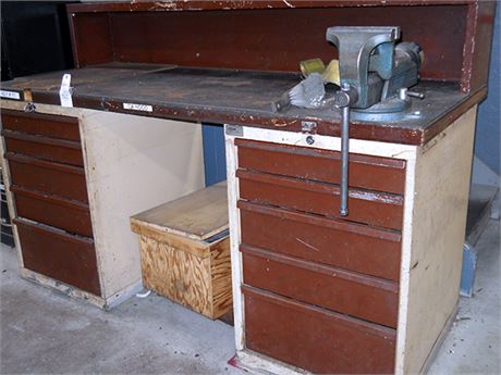 Work Bench with Vise & Wooden Work Table