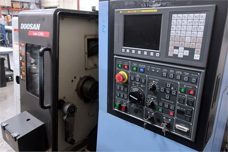 Doosan Lynx 220G CNC Lathe (2008)